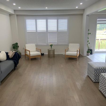 Villa Niagara- Beautiful Cozy Sunfilled Big Complete House Minutes Drive From Falls Thorold Exterior foto